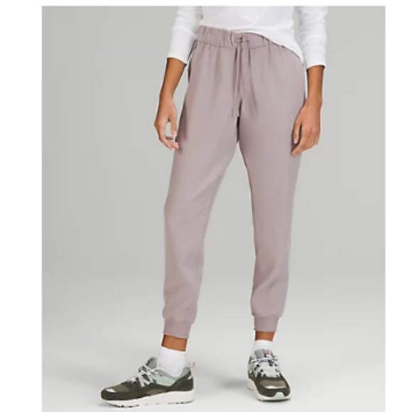 NWT LULULEMON JOGGER  On the Fly Jogger 28"  DARK CHROME Grey WOVEN Travel 8 - Picture 2 of 4